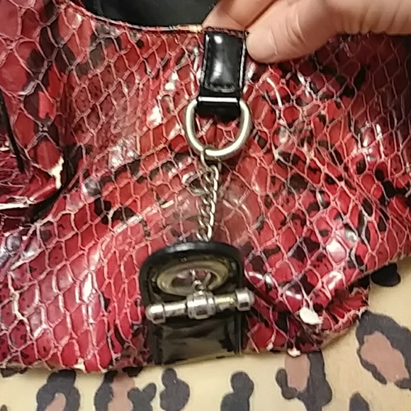 ❄Lrg. Red Snakeskin Hobo Bag - Picture 7 of 7